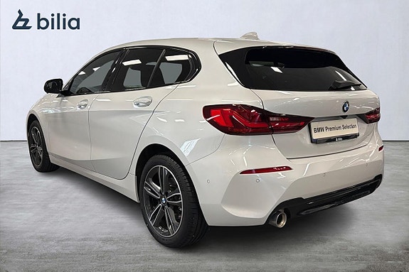BMW 118i 2 of 18