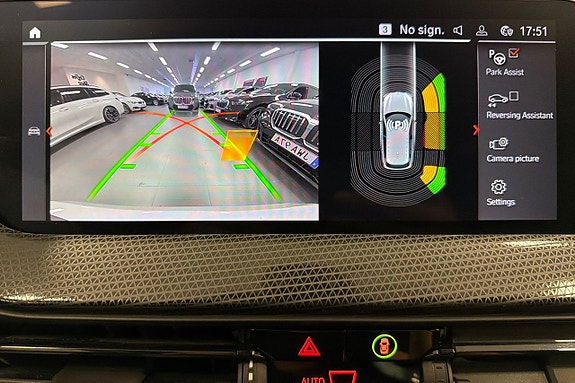 BMW 118i 14 of 18