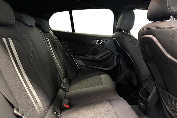BMW 118i 7 of 18