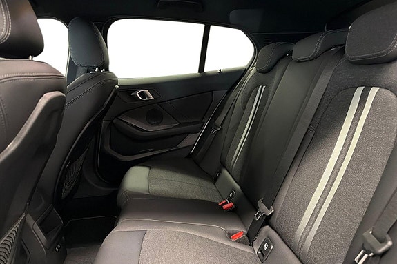 BMW 118i 11 of 18