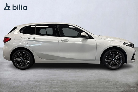 BMW 118i 16 of 18