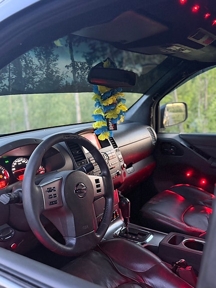 Nissan Navara 2 of 7