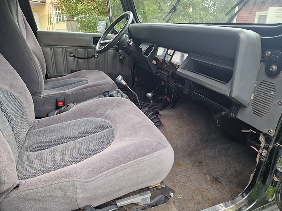 Jeep Wrangler 9 of 10
