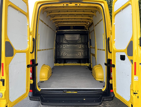 Volkswagen Crafter 8 of 20