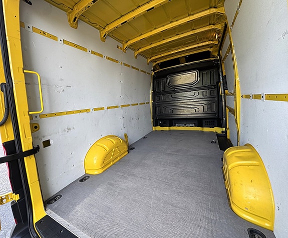 Volkswagen Crafter 17 of 20