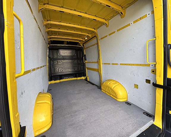 Volkswagen Crafter 18 of 20