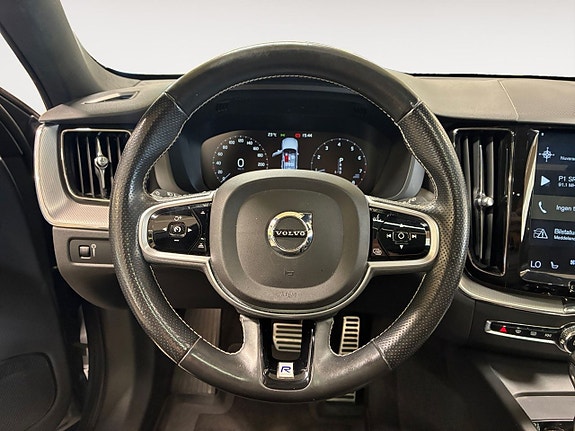 Volvo XC60 13 of 22