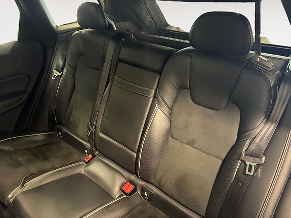 Volvo XC60 14 of 22