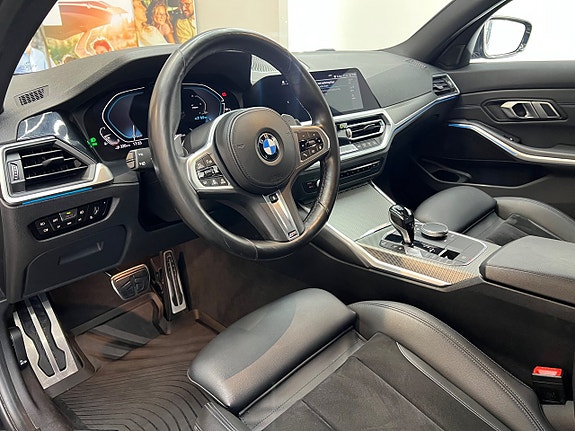 BMW 330e 16 of 30