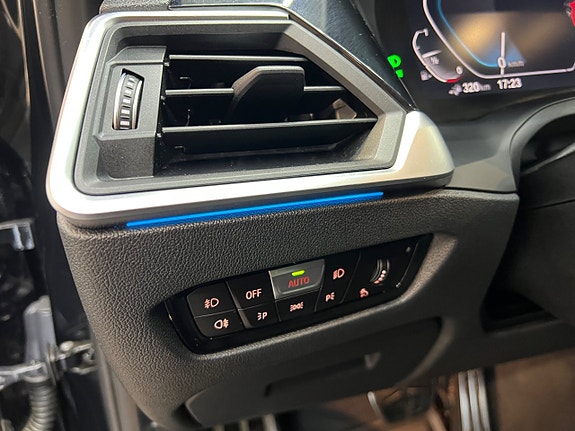 BMW 330e 24 of 30