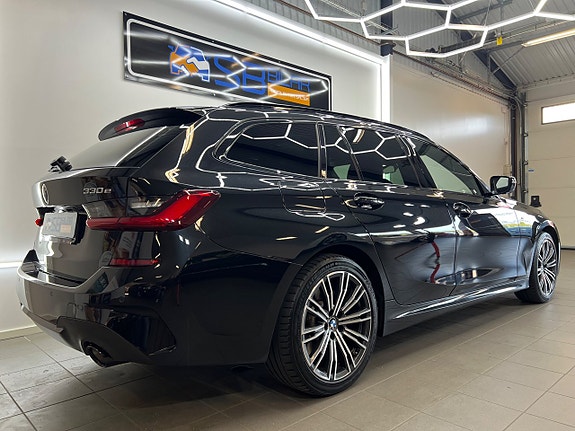 BMW 330e 5 of 30
