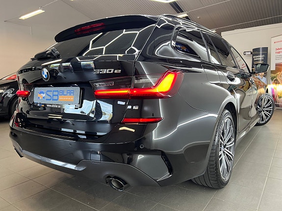 BMW 330e 12 of 30