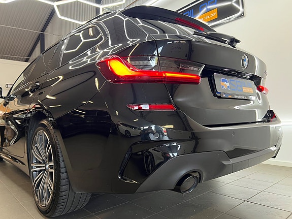 BMW 330e 11 of 30