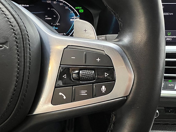 BMW 330e 25 of 30