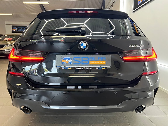 BMW 330e 4 of 30