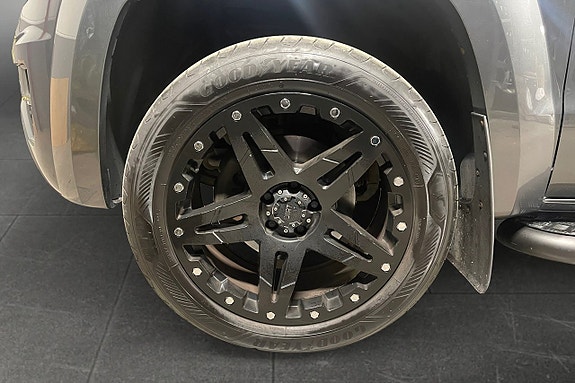 Volkswagen Amarok 16 of 17