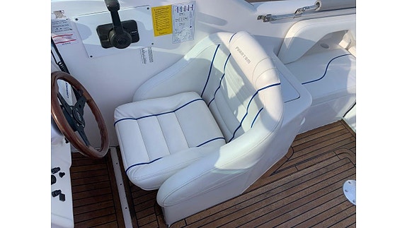 Schaefer Phantom 245 -05 Volvo Penta 5,0 GXI -05 9 of 16