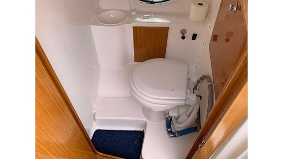 Schaefer Phantom 245 -05 Volvo Penta 5,0 GXI -05 7 of 16
