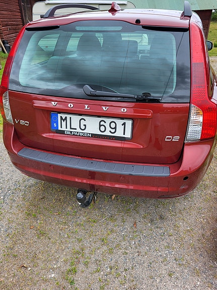 Volvo V50 2 of 17