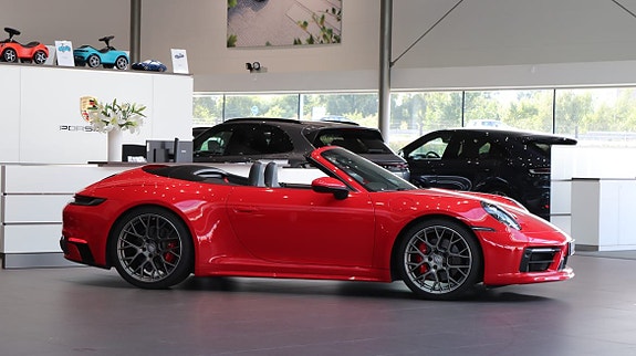 Porsche 911 Carrera S 4 of 10