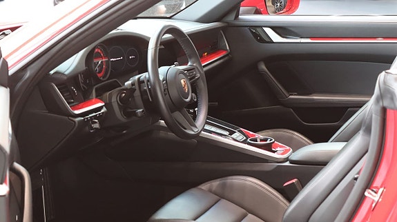 Porsche 911 Carrera S 8 of 10