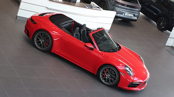 Porsche 911 Carrera S 6 of 10
