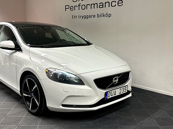 Volvo V40 4 of 18