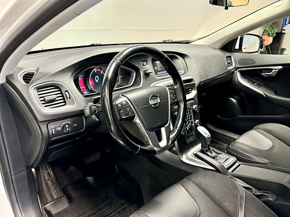 Volvo V40 10 of 18
