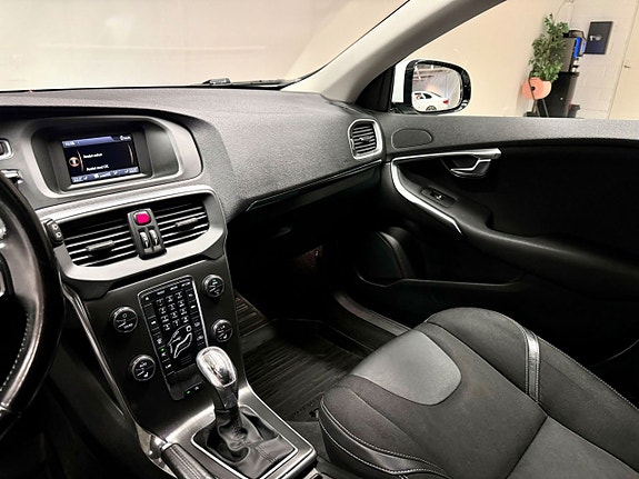 Volvo V40 11 of 18
