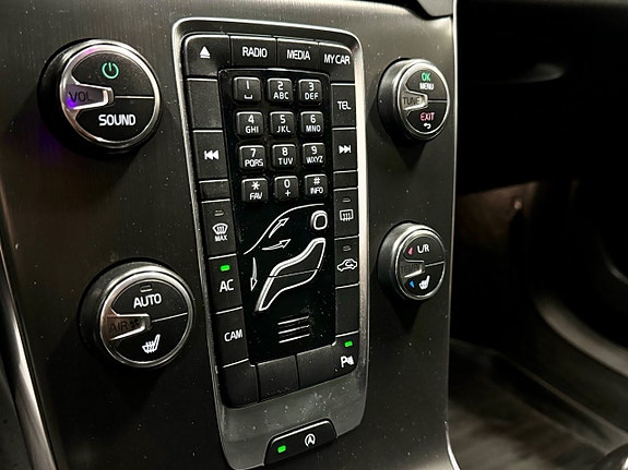 Volvo V40 12 of 18