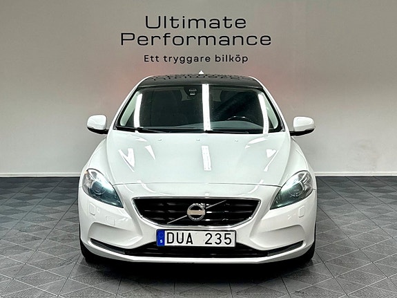 Volvo V40 7 of 18