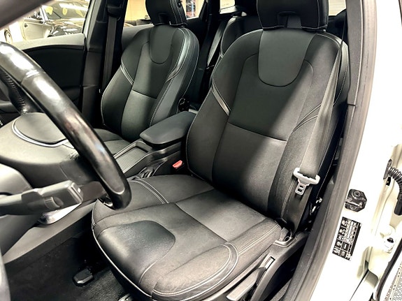 Volvo V40 13 of 18
