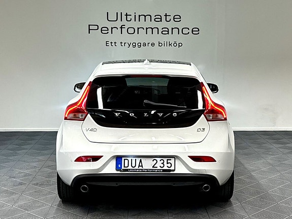 Volvo V40 8 of 18