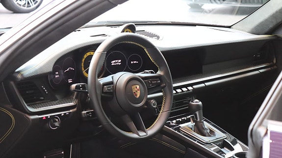 Porsche 911 GT3 7 of 12