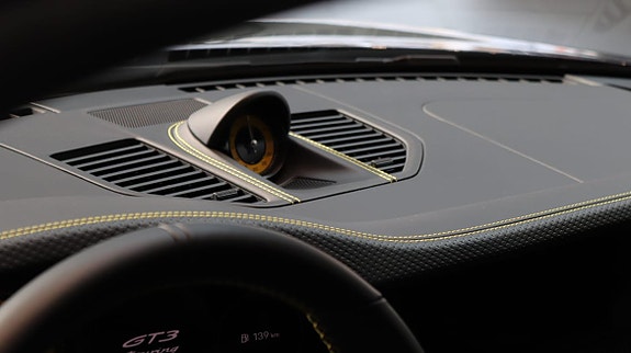 Porsche 911 GT3 9 of 12