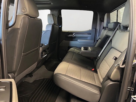 Chevrolet Silverado 1500 23 of 30