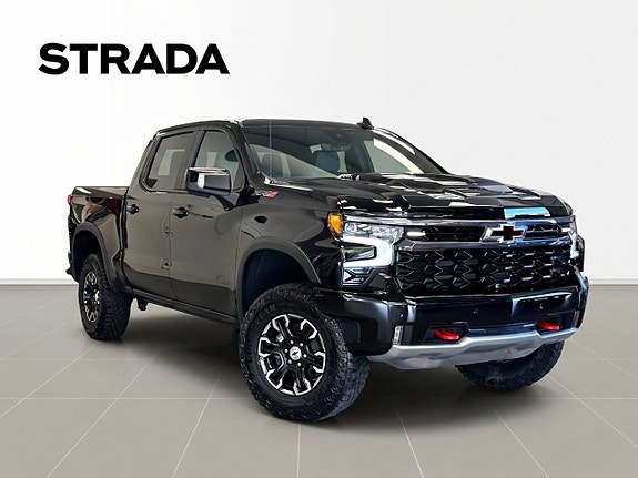 Chevrolet Silverado 1500 2 of 30