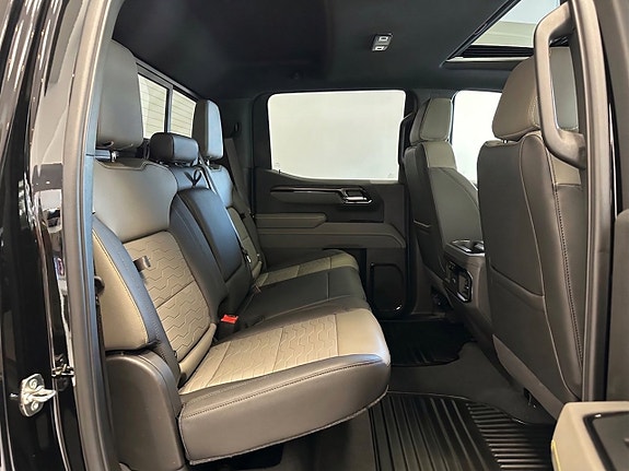 Chevrolet Silverado 1500 18 of 30