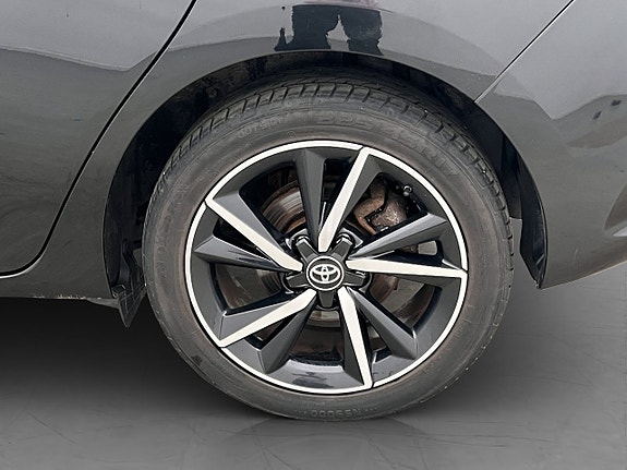 Toyota Auris 29 of 30
