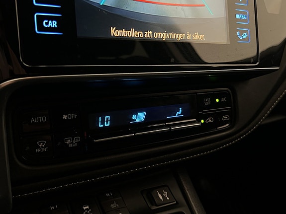 Toyota Auris 18 of 30