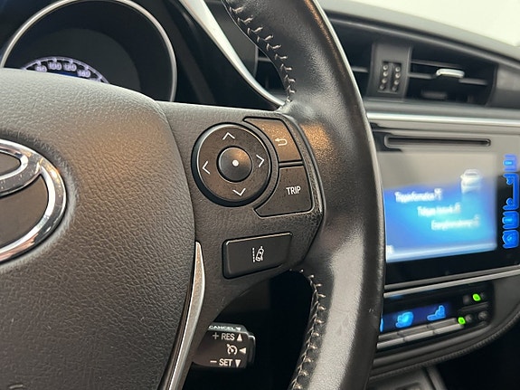 Toyota Auris 21 of 30