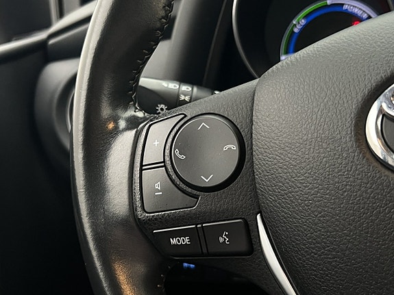 Toyota Auris 25 of 30