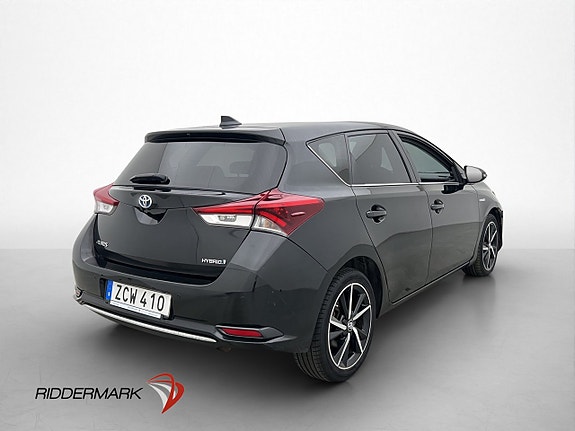 Toyota Auris 8 of 30