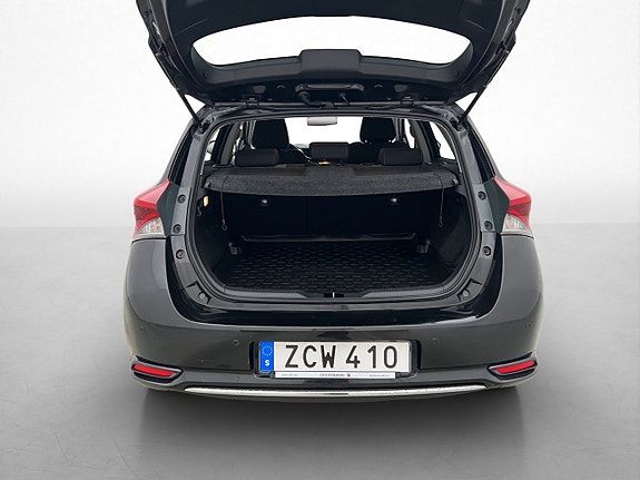 Toyota Auris 27 of 30