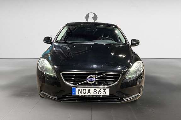 Volvo V40 10 of 17