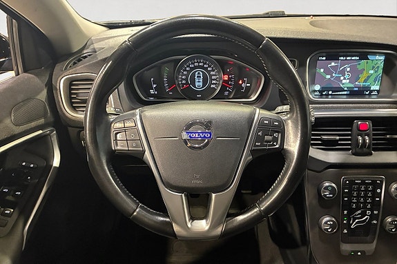 Volvo V40 13 of 17
