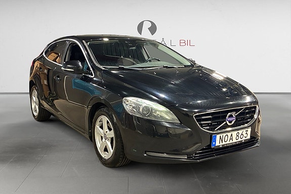 Volvo V40 9 of 17