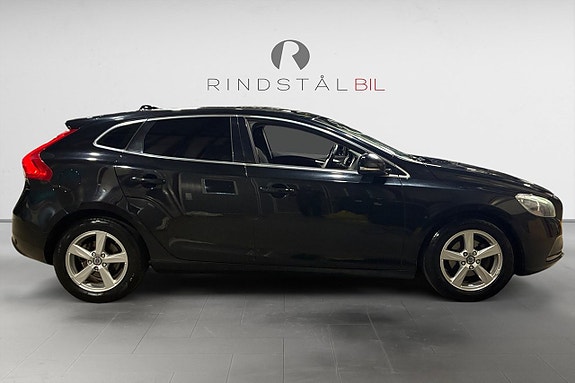 Volvo V40 8 of 17
