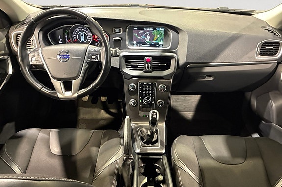 Volvo V40 11 of 17