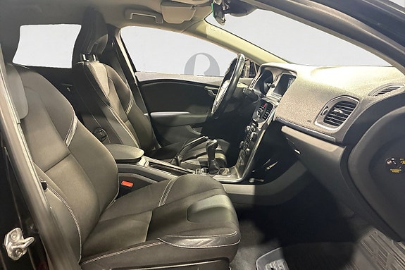 Volvo V40 15 of 17